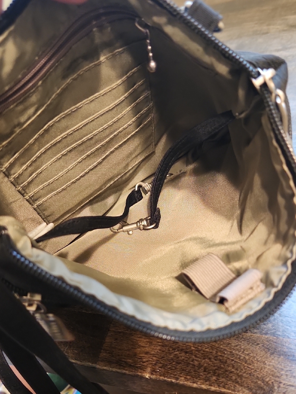 Baggallini Basic Black Crossbody Shoulder Bag - Modern Pocket Bag? - Picture 10 of 13